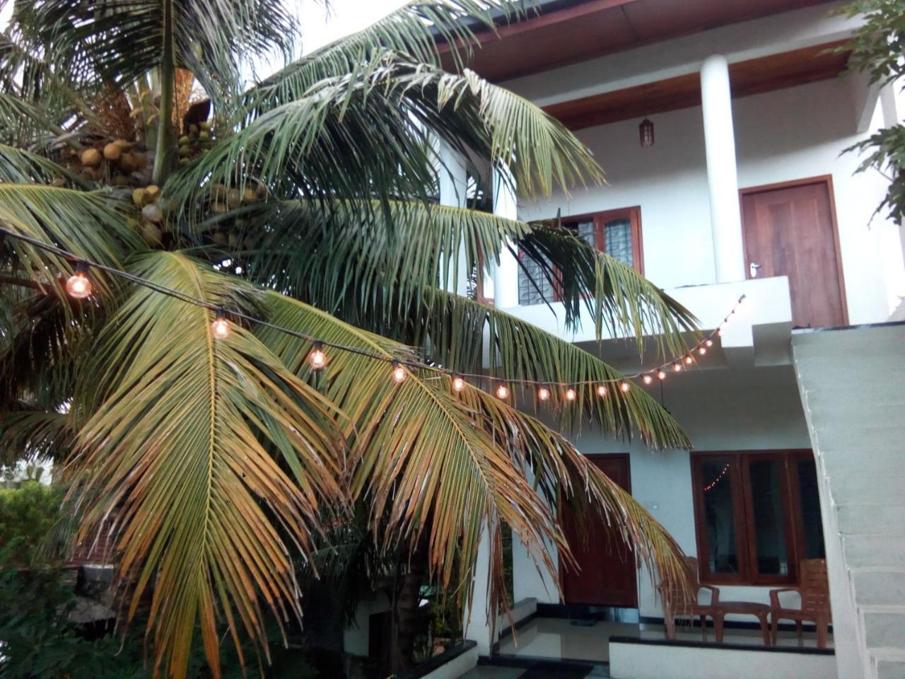 Layback Boutique Surf & Yoga Camp Sri Lanka Hostel Weligama Zewnętrze zdjęcie